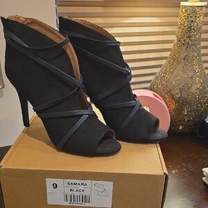 Black Women's Heeled Sandals